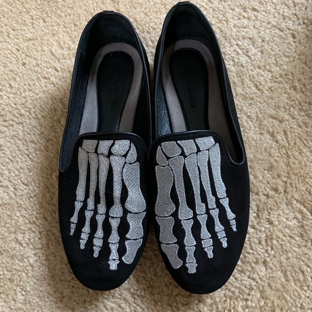 Mara & mine black suede shoes size 8